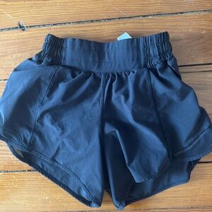 Lululemon black hotty hot shorts